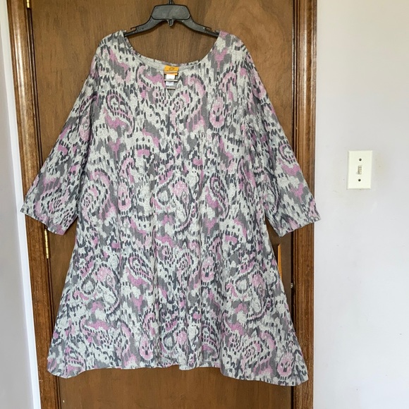 Ruby Rd. Dresses & Skirts - Ruby rd abstract print dress w metal accent& keyhole at neckline 2X